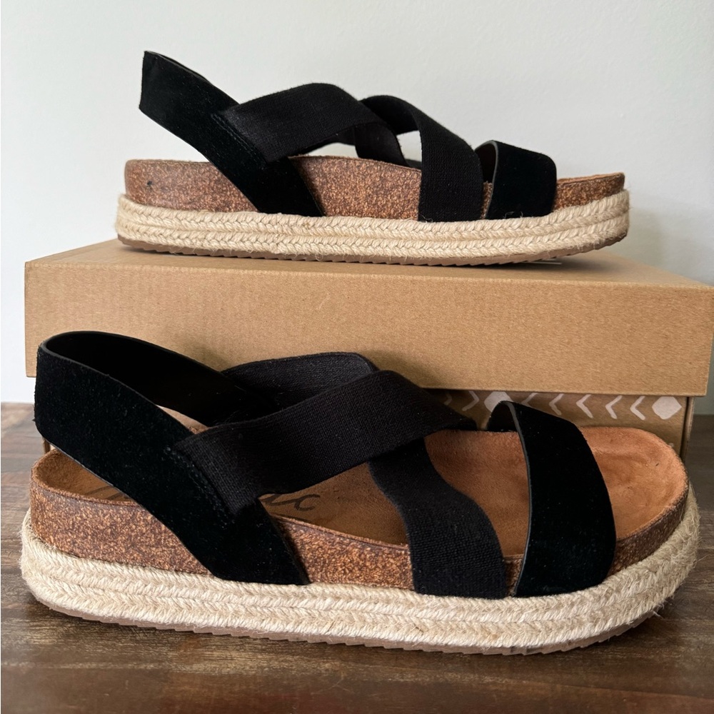ZODIAC Women's Savannah Sandal - Black - Size 8.5